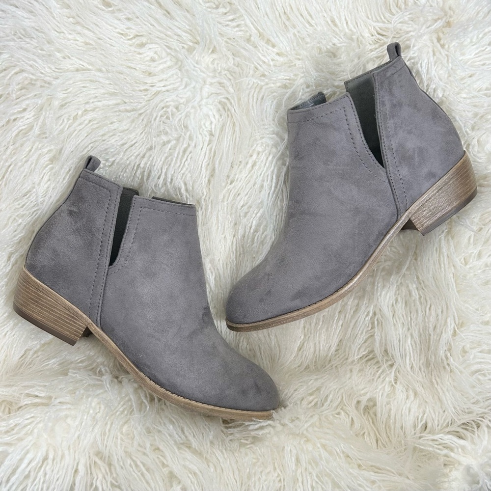 Journee Collection Rimi Grey Block Heel Booties Size 9